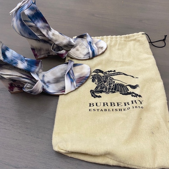 Burberry Wedges - Picture 3 of 4